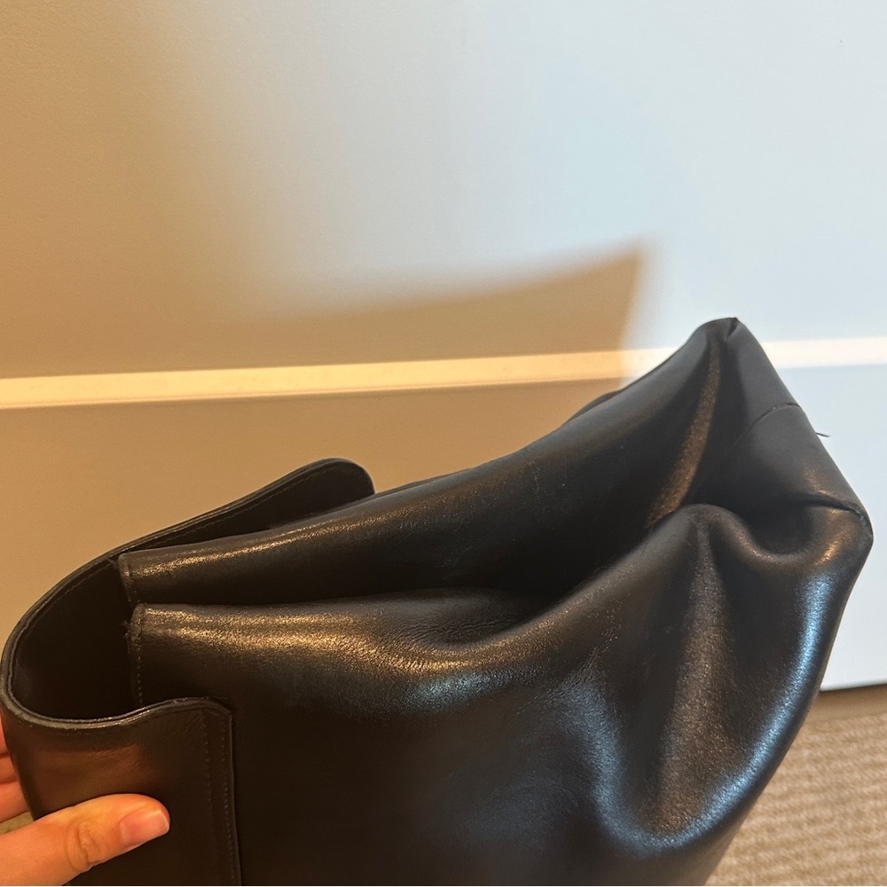 Bottega Veneta Black Leather Briefcase - Picture 3 of 9